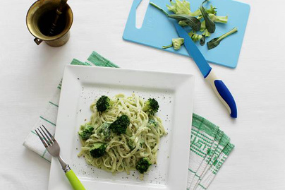 Nincs 300 kalória egy adag: egyszerű, krémes brokkolis tészta 