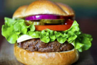 Így készíts otthon hamburgert, hogy a hús szaftos maradjon