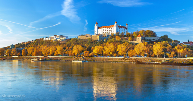 Pozsony vára és a Duna.