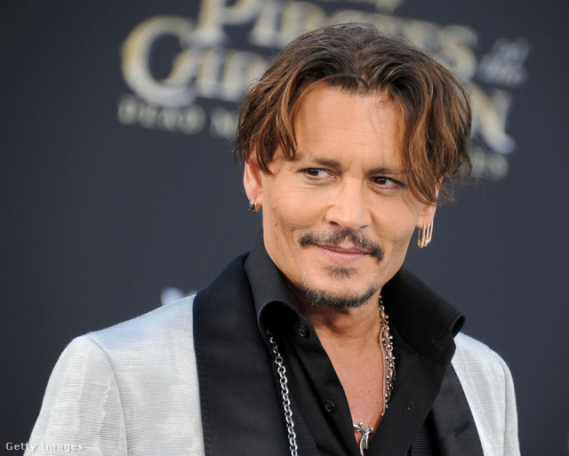 Johnny Depp 300 millió dollárt keresett Jack Sparrow szerepével.