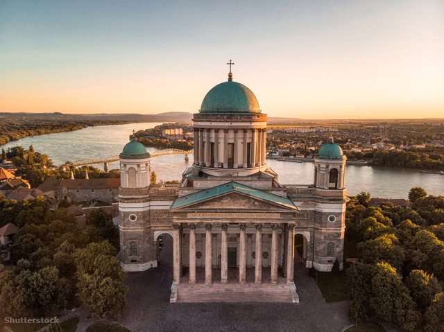 Ne hagyd ki a Bazilika kupolájából eléd táruló kilátást, ha Esztergomban jársz.