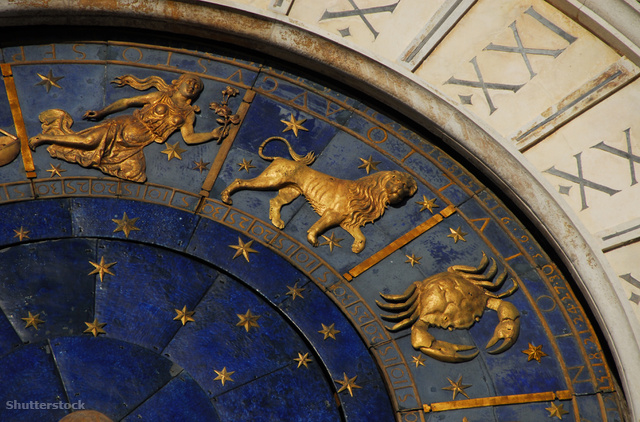 Szimbólumok a velencei Szent Márk tér Óratornyán