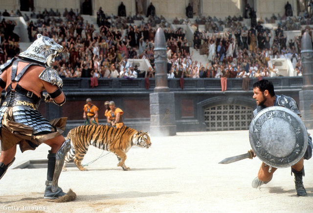 Russell Crowe itt tigrissel harcol