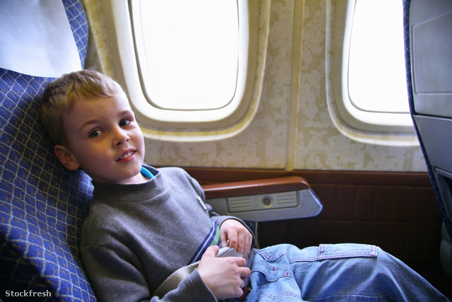 stockfresh 648464 child-sit-in-plane sizeM