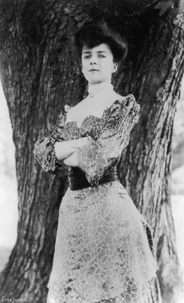 Alice Roosevelt 1900 körül készült fényképe
