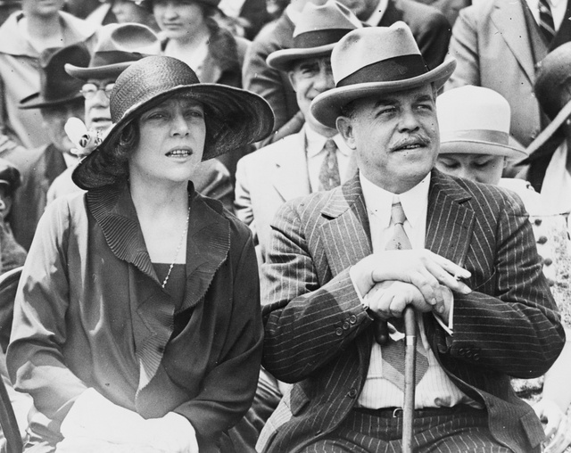 Alice férje, Nicholas Longworth társaságában 1926-ban