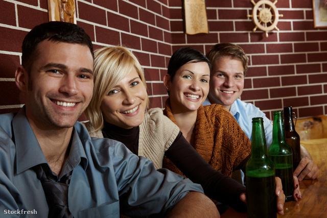 stockfresh 622788 portrait-of-happy-young-people-in-pub sizeM