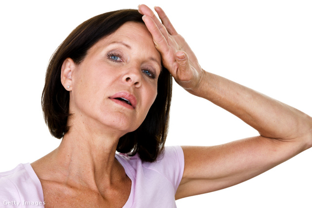 A menopauzával összefüggésben többet fájhat a fejed. De vedd észre, ha inkább csak kibúvóból van egyre több