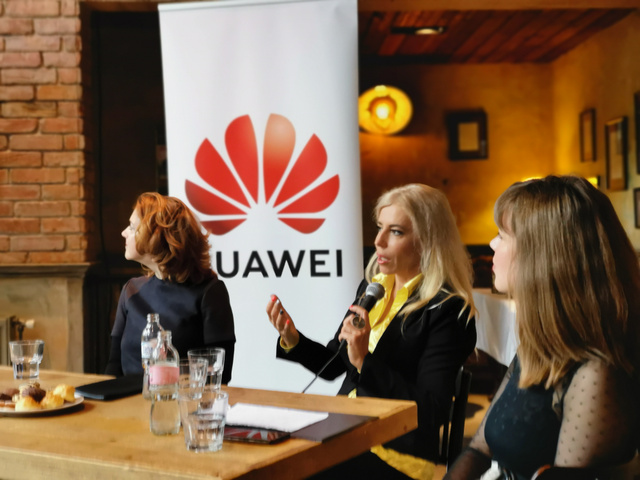 Legújabb kutatásáról tartott sajtótájékoztatót a Huawei a Hadik Kávéházban