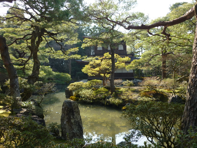 A kiotói Ezüsttemplom kertje