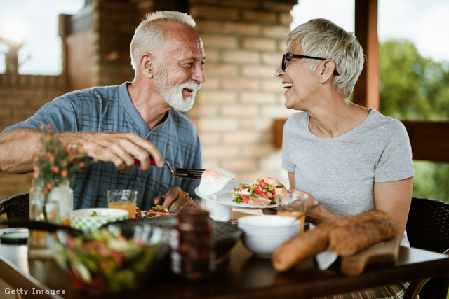 A boldog időskor egyik alapja az egészséges táplálkozás.