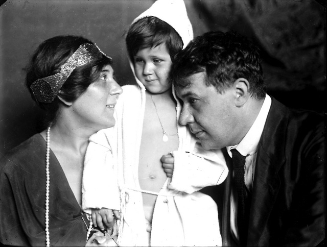 A Kosztolányi család együtt nyaralt a visegrádi üdülőben, ahol az író Máriával találkozott