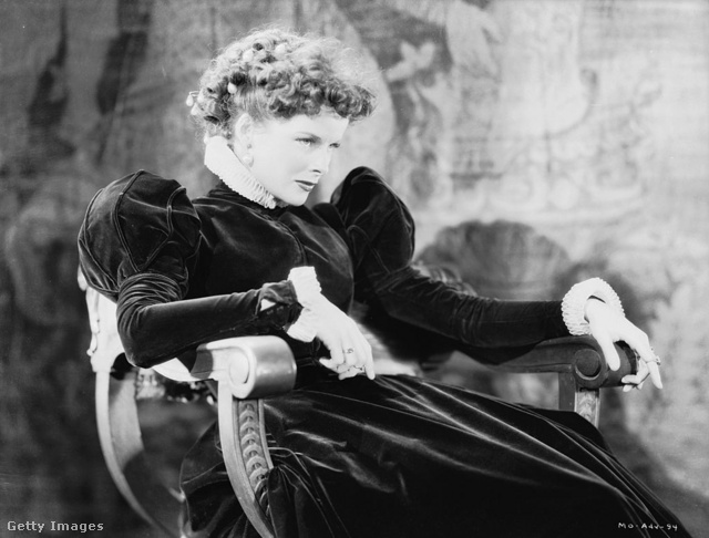 Katharine Hepburn Stuart Máriaként az 1936-os filmben