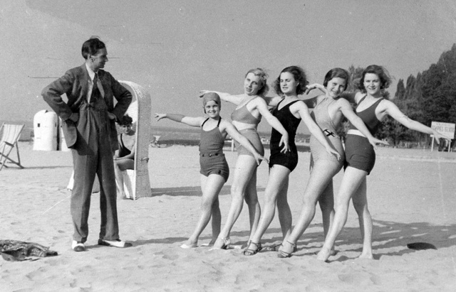 Nők fürdőruhában, Siófok 1931