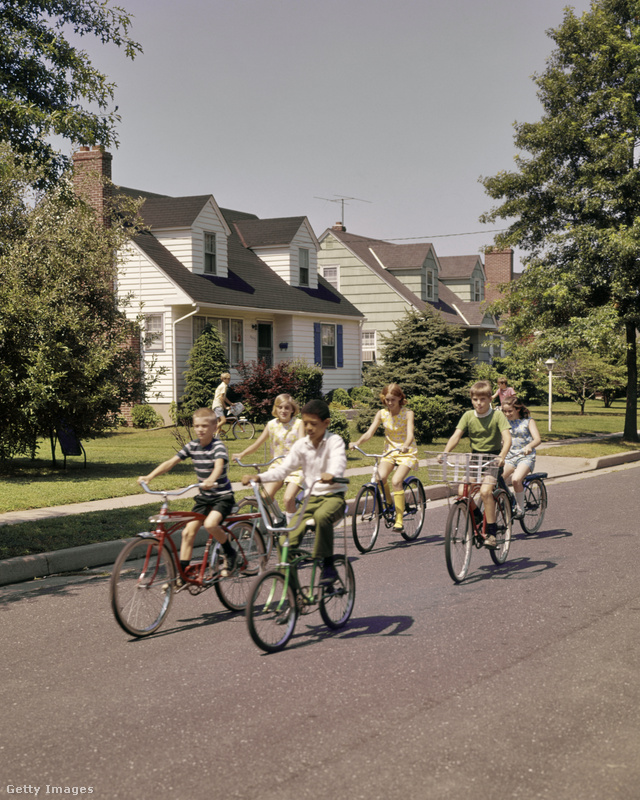 Ma már nincsenek ilyenek: Bicikliző gyerekcsapat a hatvanas években