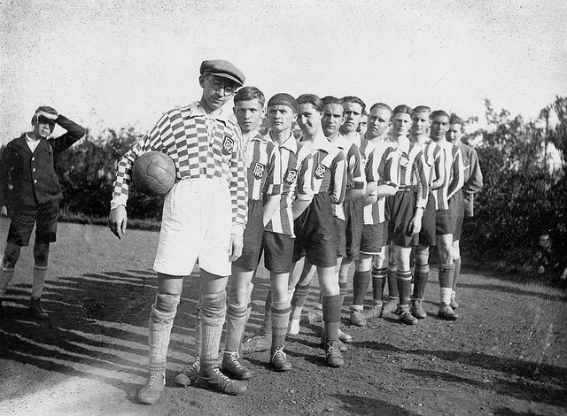 Futballcsapat 1927-ben