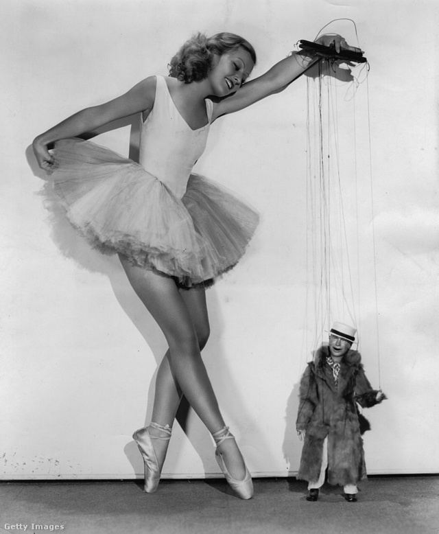 Lilian Harvey marionettbábuval táncol az 1930-as években