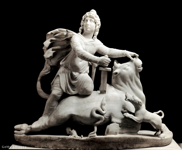 Mithra leöli a bikát (márványszobor, Louvre)