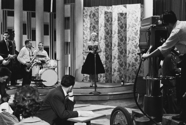 Kovács Erzsi 1963-ban, az MTV stúdiójában