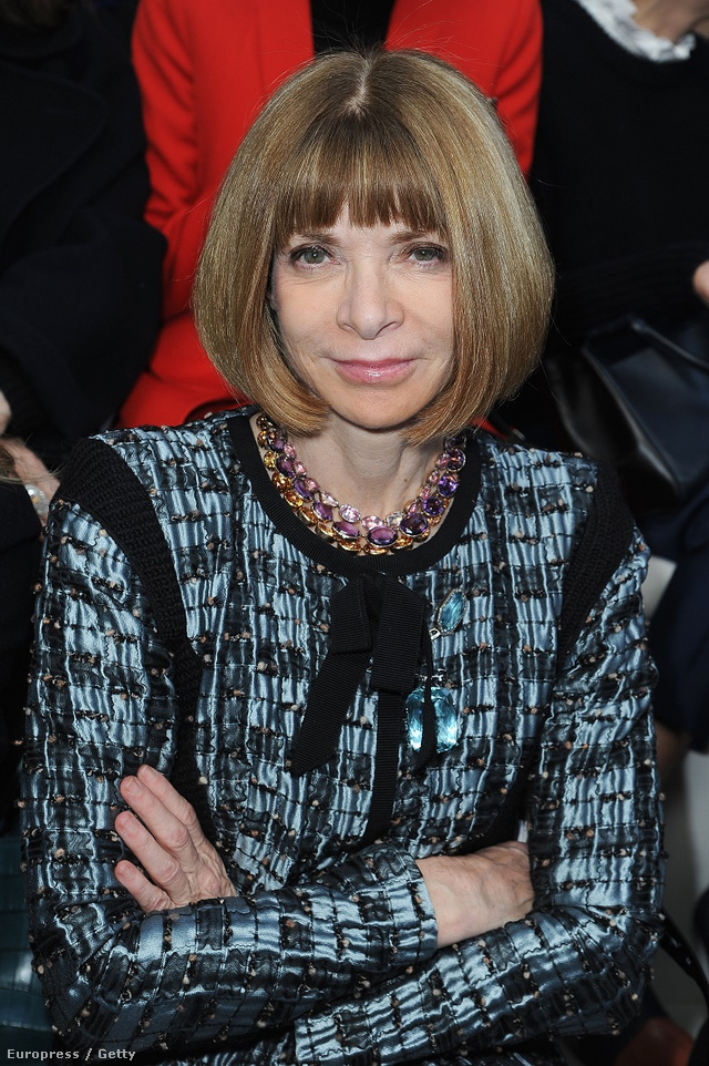 Őszinte (?) mosoly Anna Wintourtól