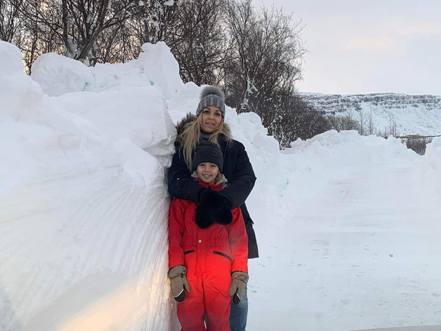 Izlandi hófal mellett saját családi fotójukon