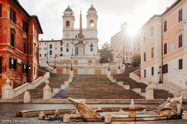 A Spanyol lépcső római nyaralásod kihagyhatatlan látványosságául szolgálhat, ha csak három napod van a városban
