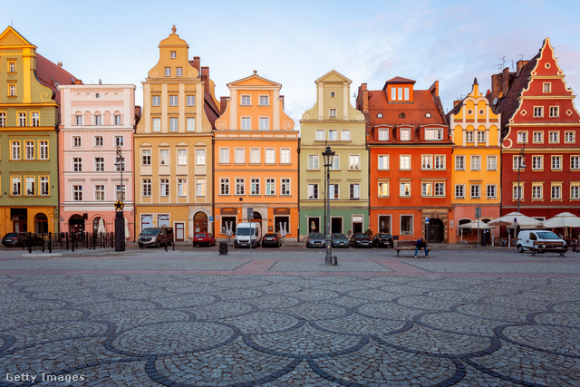 Wrocław piacterének színes házaiért érdemes megtenni kocsival azt a bő 6 órát