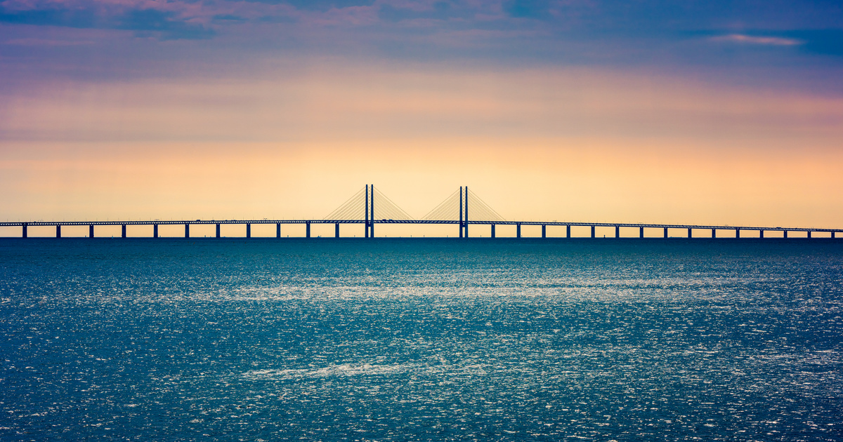 Elképesztő látványt nyújt a két országot összekötő híd