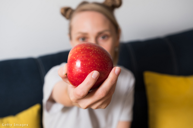 A reggel elfogyasztott alma gyógyír a gyomornak