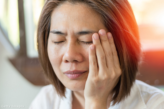 Az éles, nyilalló fájdalom az arc egyik oldalában lehet akár vitaminhiány oka is
