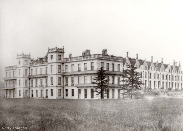 A nottinghamshire-i Welbeck-birtok főépülete 1885-ben