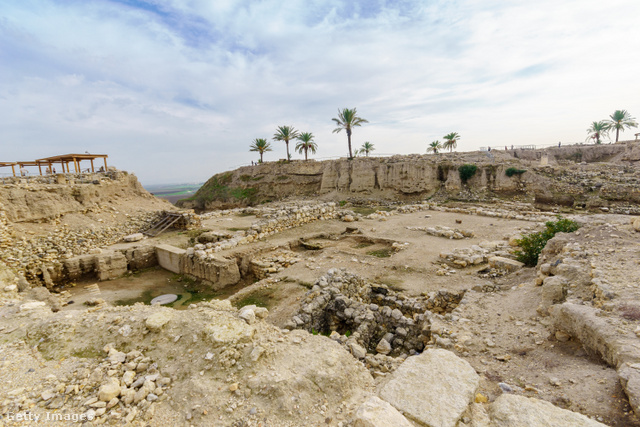 Megiddó romjai a Jezréel síkságon