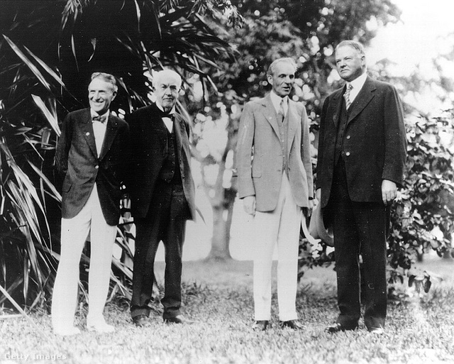 Fordnak Edison személyében olyan barátja volt, aki ajtókat nyitott meg előtte: a képen középen láthatóak