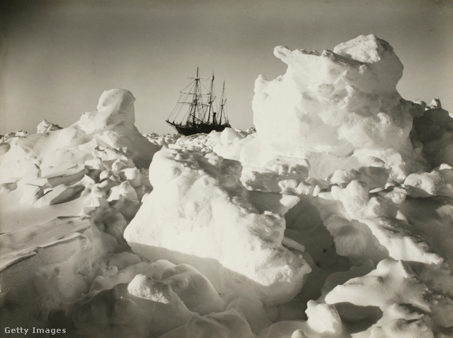 Teljesen körbevette a jég a HMS Endurance-t