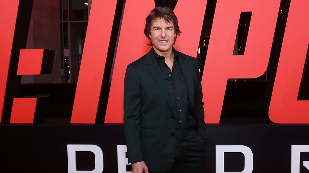 Tom Cruise továbbra sem kér a kaszkadőrökből, életveszélyes mutatvány közben fotózták le
