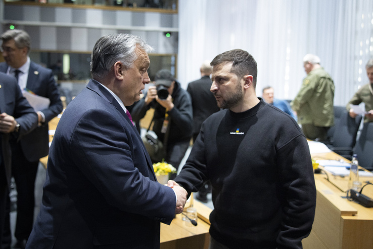 Orbán Vikor telefonon tárgyalt Volodimir Zelenszkijjel