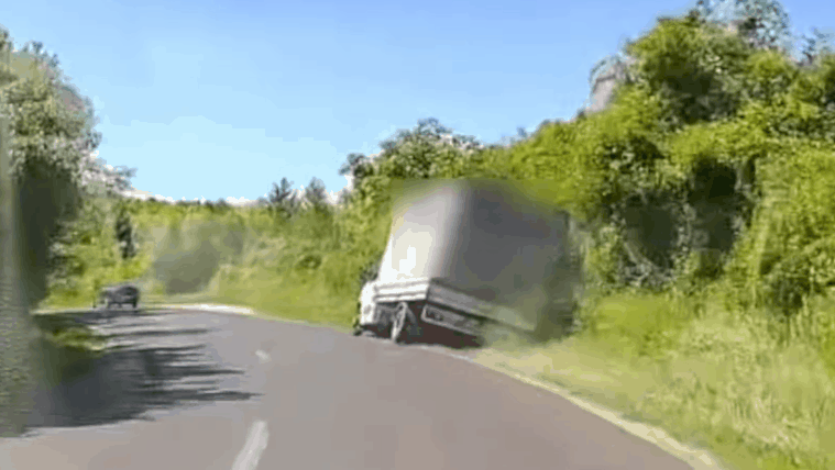 Hihetetlen mentést hajtott végre egy teherautó sofőrje