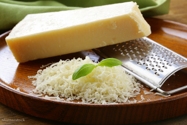 A krumplipüré még finomabb lesz, ha parmezánt reszelünk bele