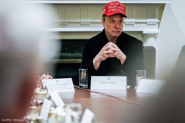 Trump igényt tart még Musk szolgálataira, a Tesla-vezért pedig kiszolgálja őt
