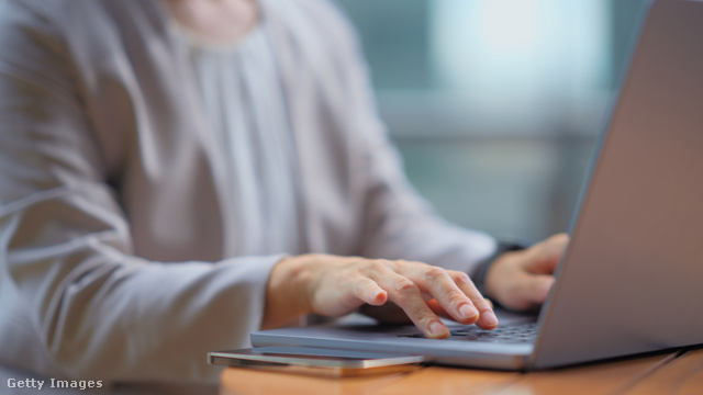 Az emberek több, mint fele érintett volt már online csalásban