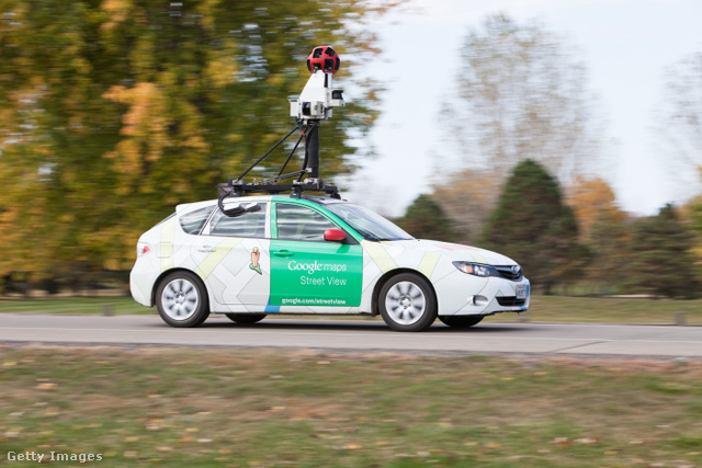 A 360 fokos felvételeket készítő kamerákról könnyen felismerhetők a Google autói