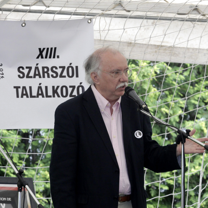 Farkasházy Tivadar együtt él felesége betegségével