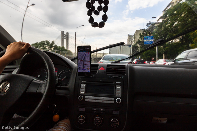 A Waze és Google Maps valós idejű jelzései veszélyesek a spanyol hatóságok szerint