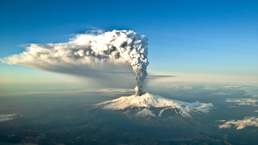 Megint kitört az Etna: ennyien estek eddig a vulkán áldozatául