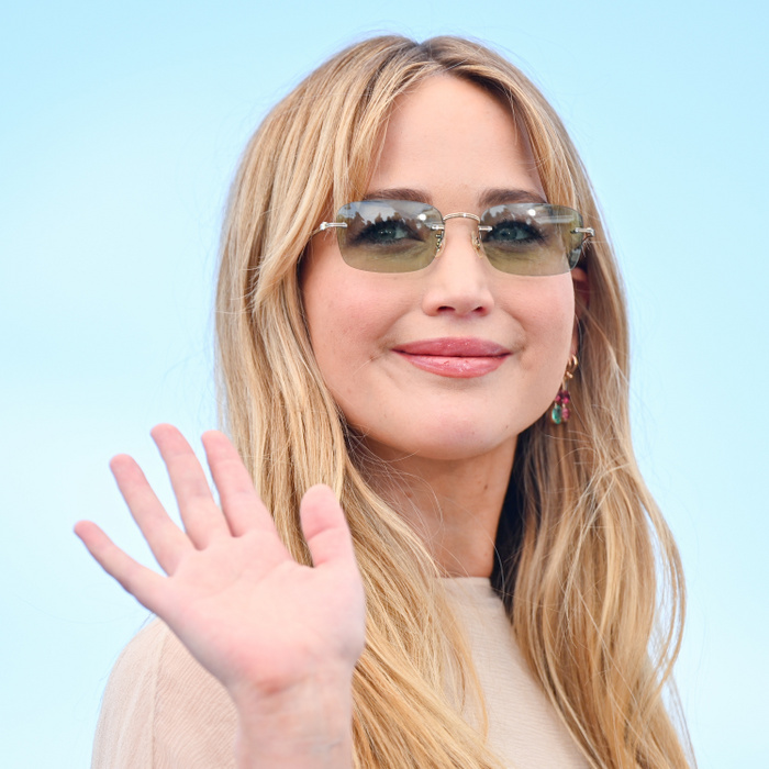Ilyen cuki Jennifer Lawrence kisfia – íme a legújabb lesifotók