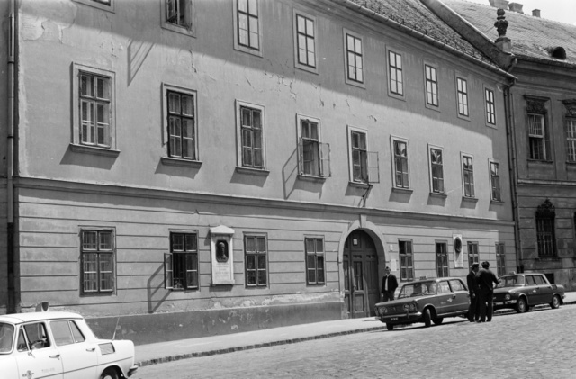 A Táncsics Mihály utca 9. alatti épület, a híres Táncsics-börtön, 1971