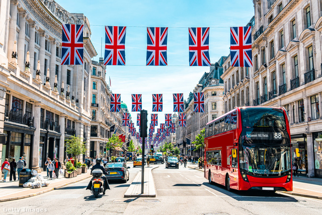 A londoni Oxford Streeten naponta félmillió ember fordul meg