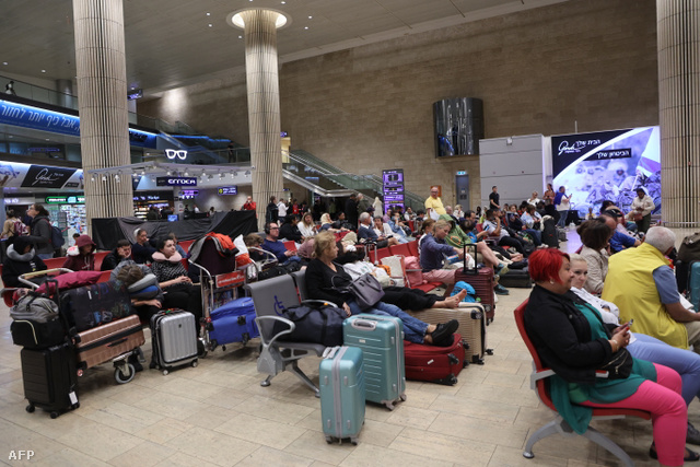 A közel-keleti konfliktus komoly fennakadásokat okoz a légi közlekedésben