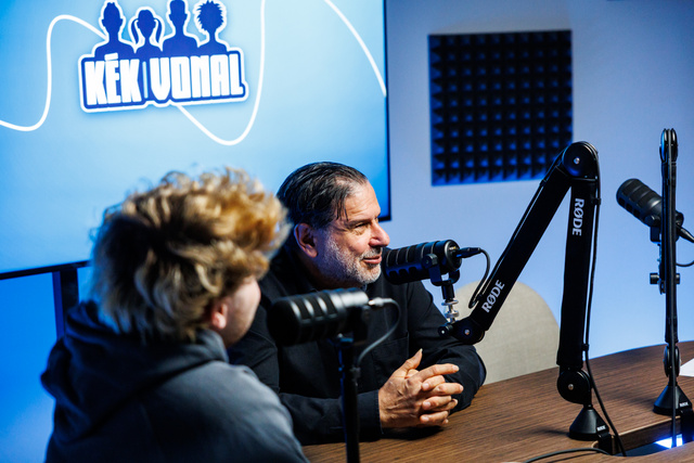 A májusban indult podcastben Al Ghaoui Hesna híres szülő-gyerek párosokkal beszélget
