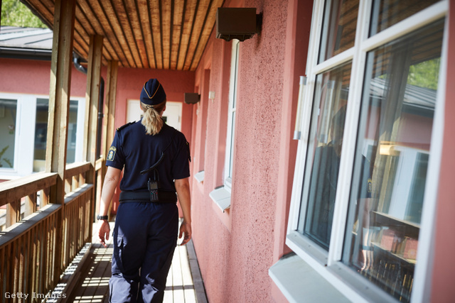 A rendőrnő szakértő javaslatára otthon, home office-ban dolgozott